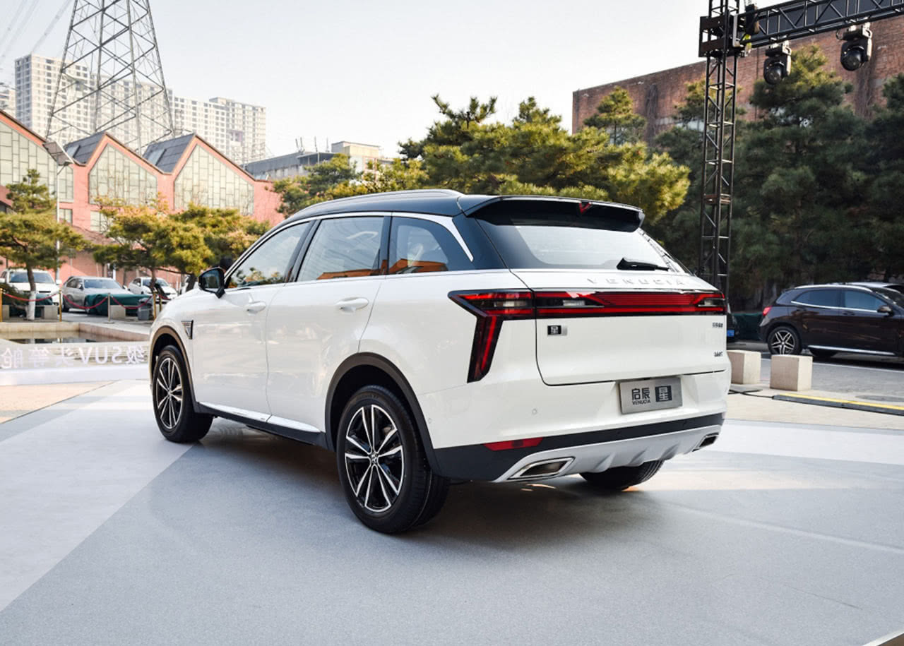 东风启辰全新的SUV，取名就一个字：星，带48V微混是亮点