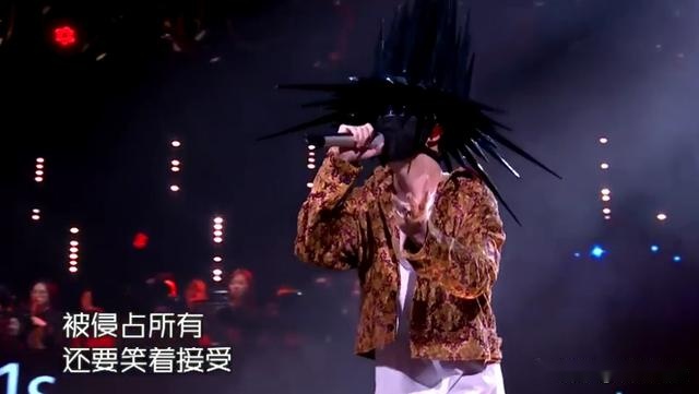 薛之谦曾取名为“刺”：这种银河落九天的磅礴，映衬出天后的华丽