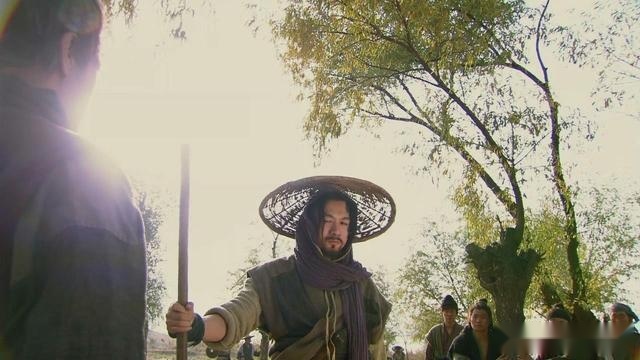 水浒传：谁泄露了十万生辰纲？三种可能性，两种暗示有内鬼