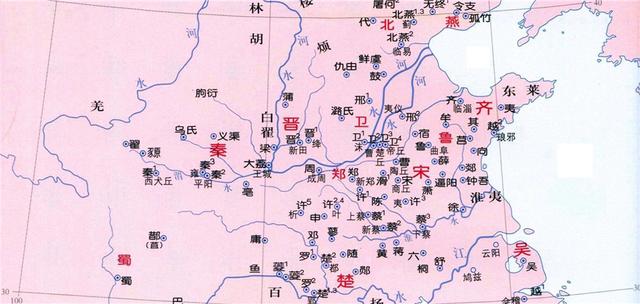 小国占卜后迁都续命300年，秦始皇看了名字直冒冷汗：这国不能灭