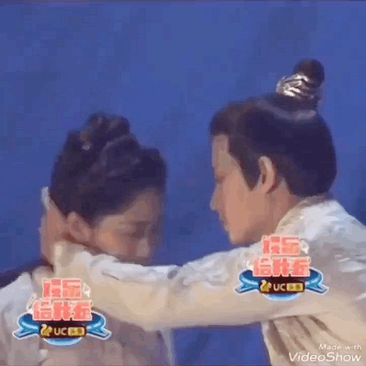 拍吻戏应不应该伸舌头知名女演员自曝被男星舌吻用牙齿顶回去
